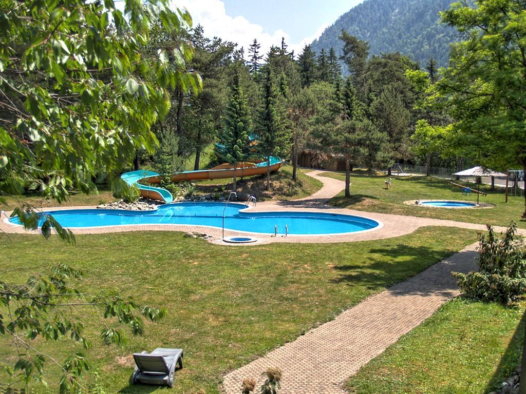Hotel Grüsch Екстериор снимка
