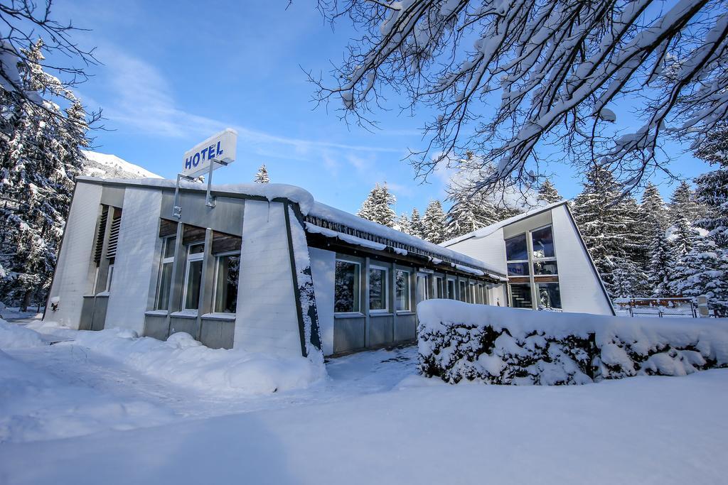 Hotel Grüsch Екстериор снимка