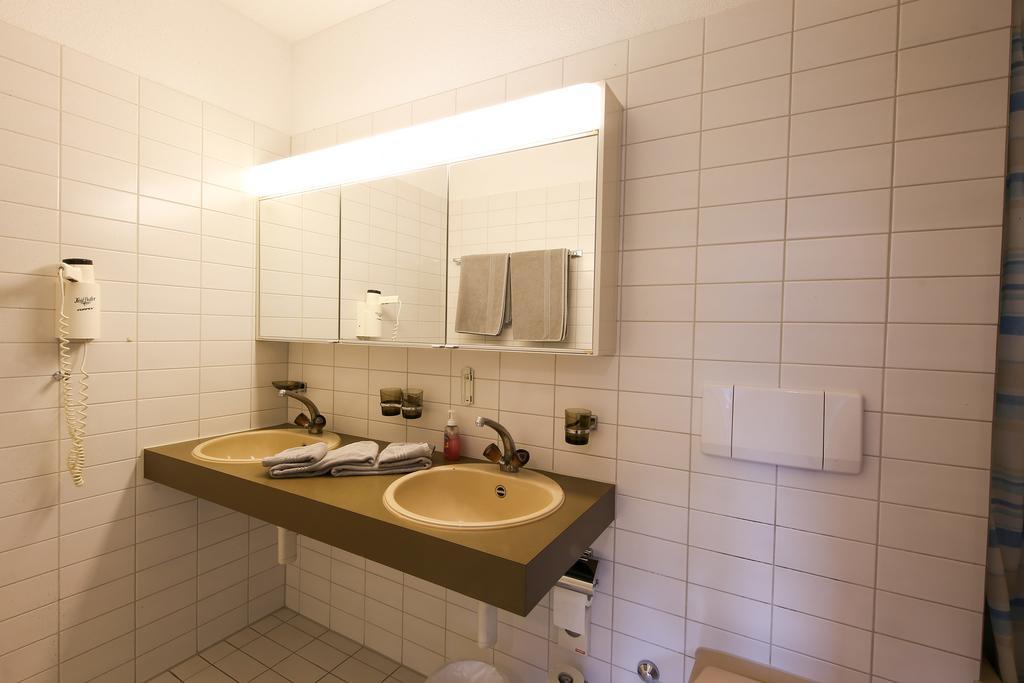 Hotel Grüsch Екстериор снимка